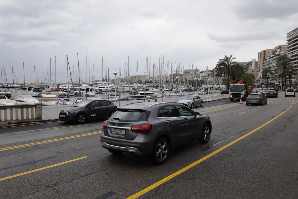 Obras del Paseo Marítimo en Palma: Primer día con los cuatro carriles junto al mar