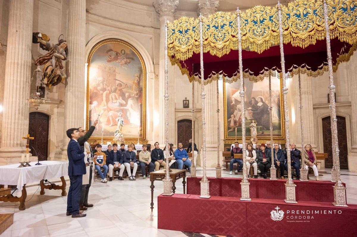 Un momento de la presentación del nuevo palio de la Virgen de la Piedad, el pasado mes de noviembre