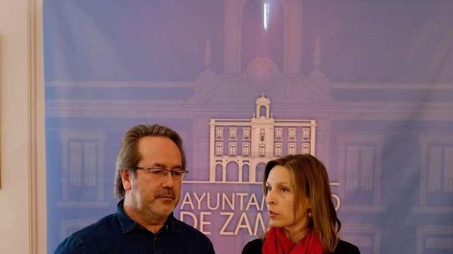 Francisco Guarido y Berna Miguel, ayer en el Ayuntamiento.