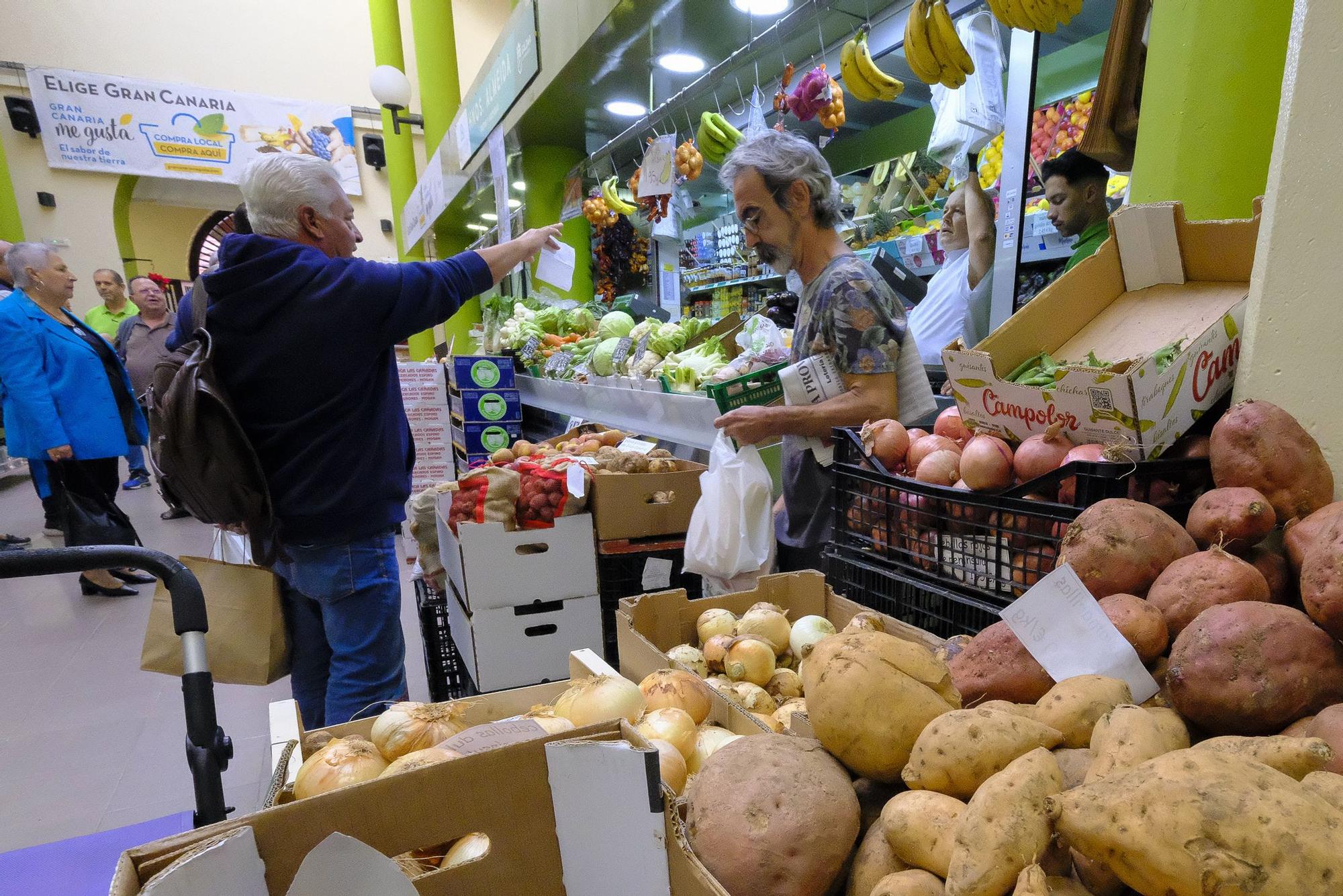 Compras en los mercados de Gáldar y Guía para la cena de Nochebuena