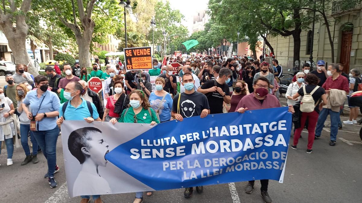 Decenas de valencianos se manifiestan contra la Ley Mordaza