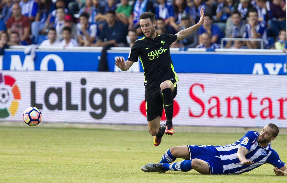 Partido entre el Alavés y el Sporting