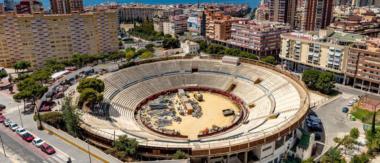 Estado actual de la plaza de toros de Benidorm visto desde el aire.