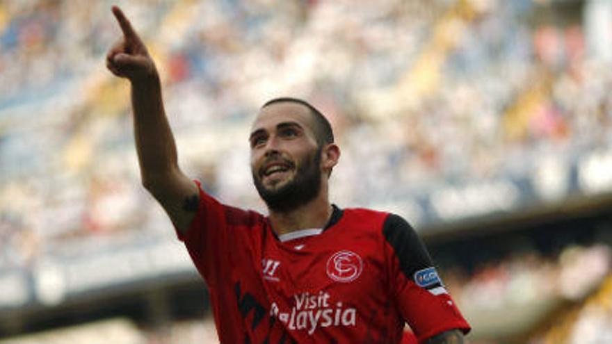 Aleix Vidal celebra su gol el pasado sábado en Málaga