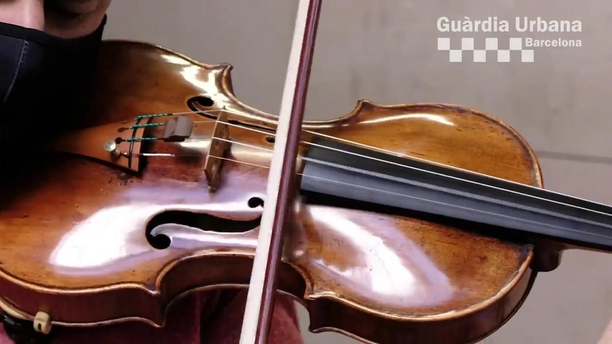 Recuperado en el Raval un violín histórico de gran valor que había sido robado