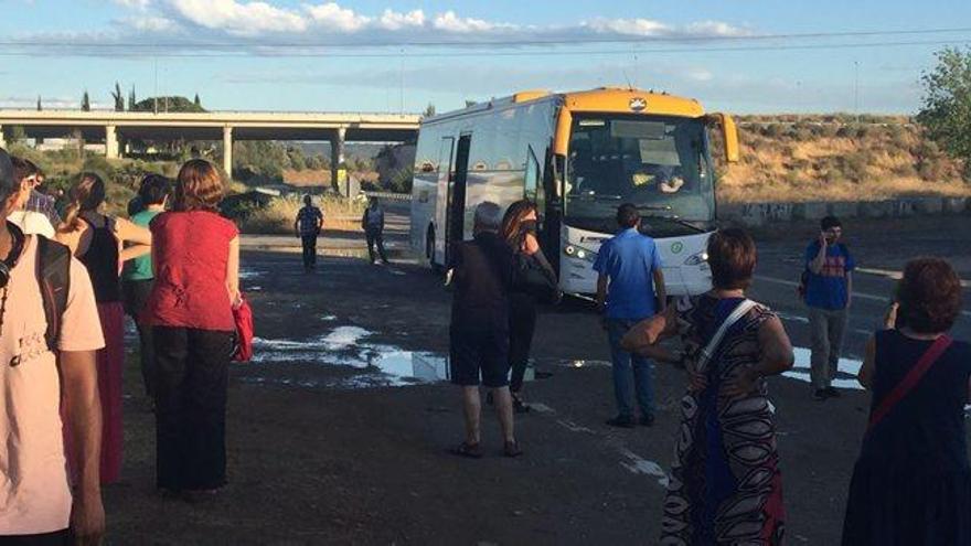 Monbus deixa usuaris a l&#039;estacada dos cops en un mateix trajecte