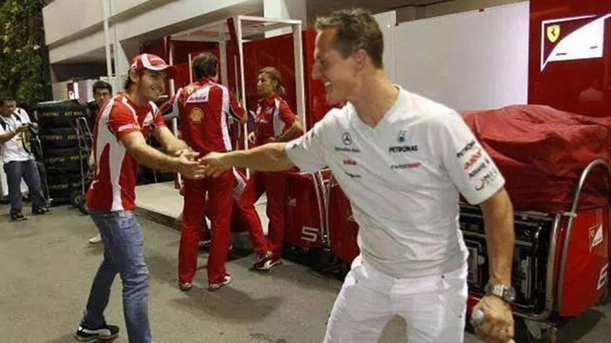 Jules Bianchi y Michael Schumacher, en la foto difundida por Ferrari en Twitter