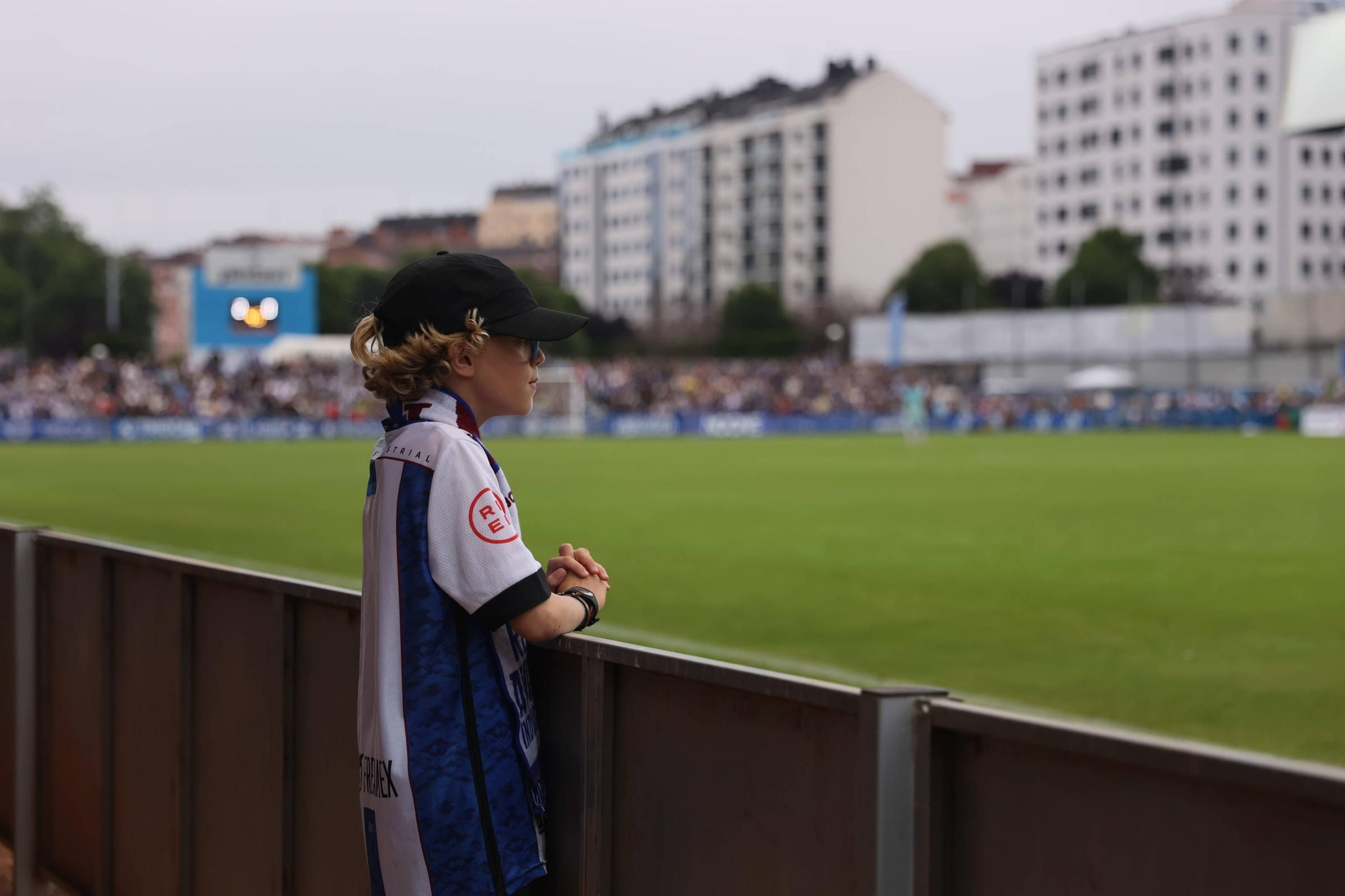 EN IMÁGENES: La final por el ascenso entre Avilés y Rayo Majadahonda vivida en el Suárez Puerta