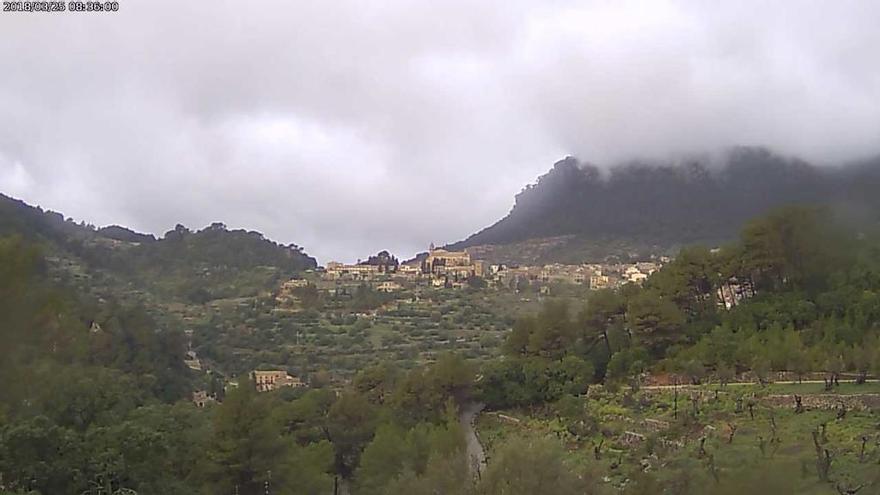 In Valldemossa ist der Himmel bereits am Freitagnachmittag (5.4.) bedeckt.