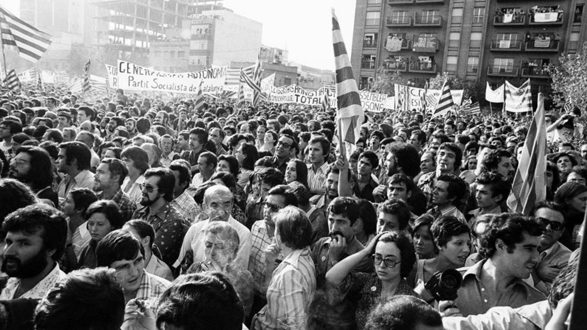 Imagen de la manifestación de la Diada de 1976 en Sant Boi de Llobregat.