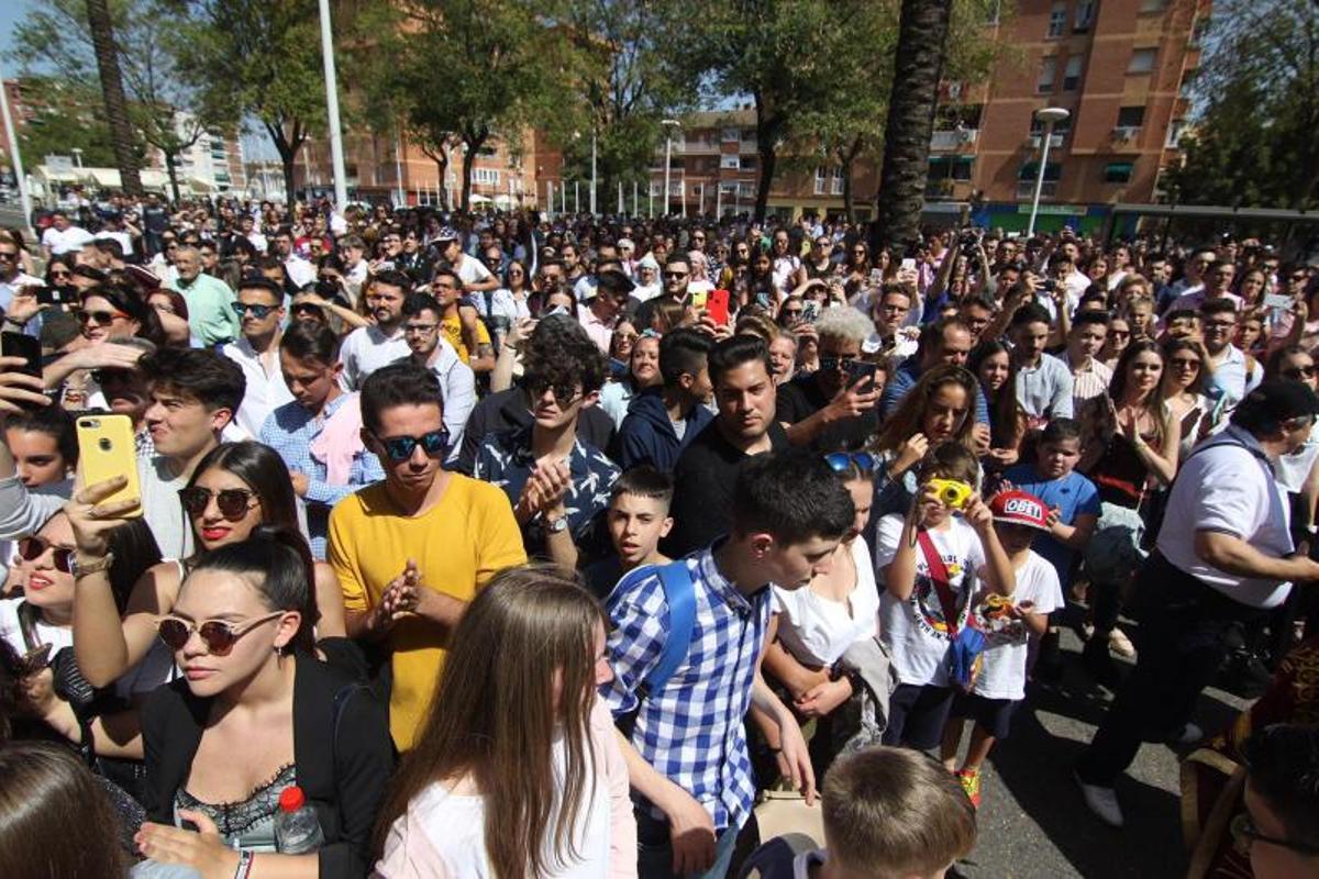 Lunes Santo primaveral para albergar una simbiosis de marchas y silencio