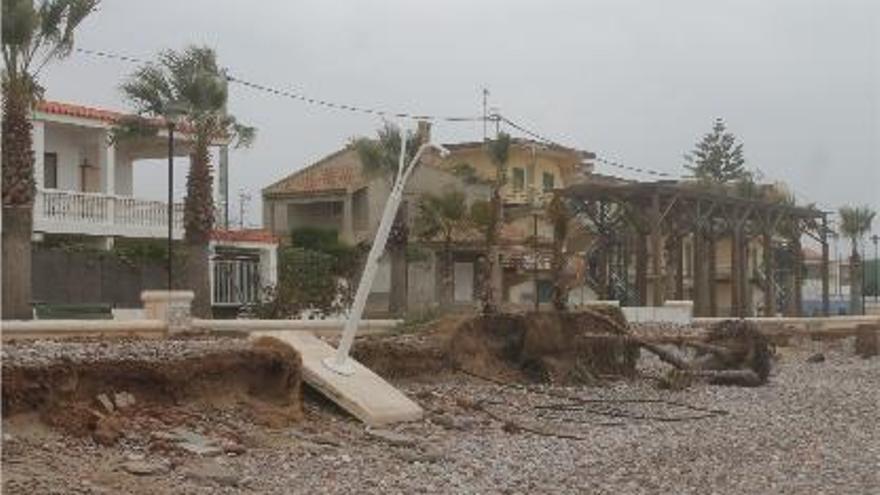 Almenara renuncia a instalar sus merenderos en primera línea de playa