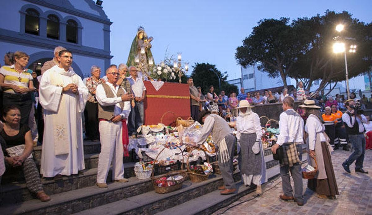 Folías e isas para la Virgen del Rosario