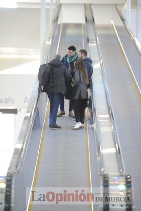 El delegado del Gobierno visita el aeropuerto de Corvera