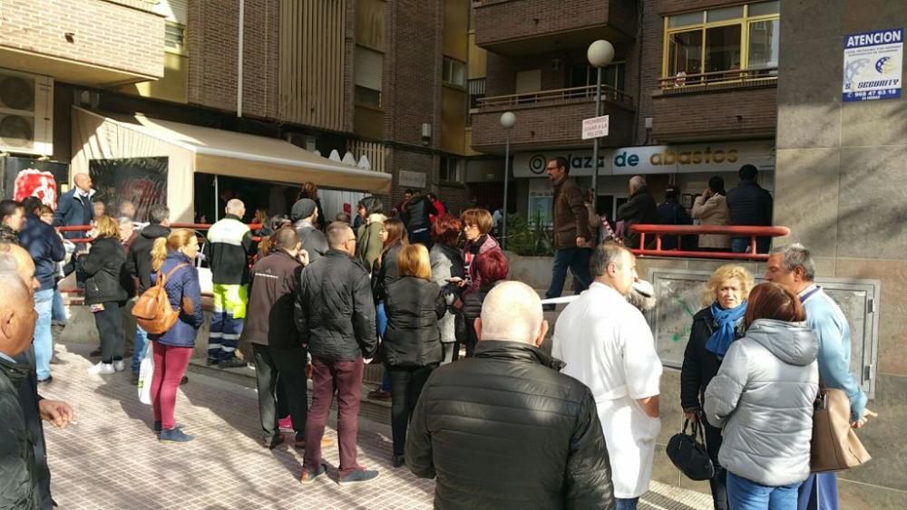 Tres heridos tras una explosión en la plaza de abastos de Lorca