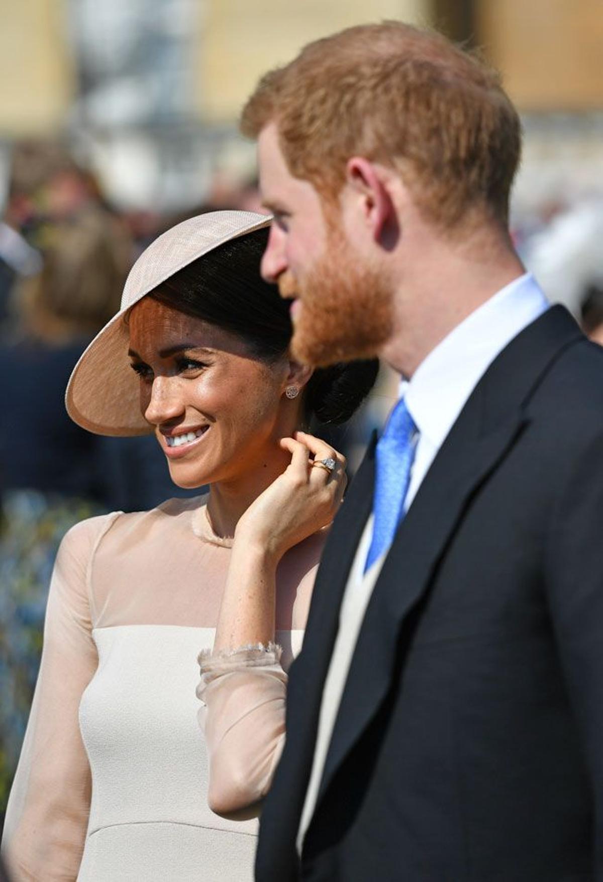 Los duques de Sussex, Meghan y Harry en Buckingham Palace