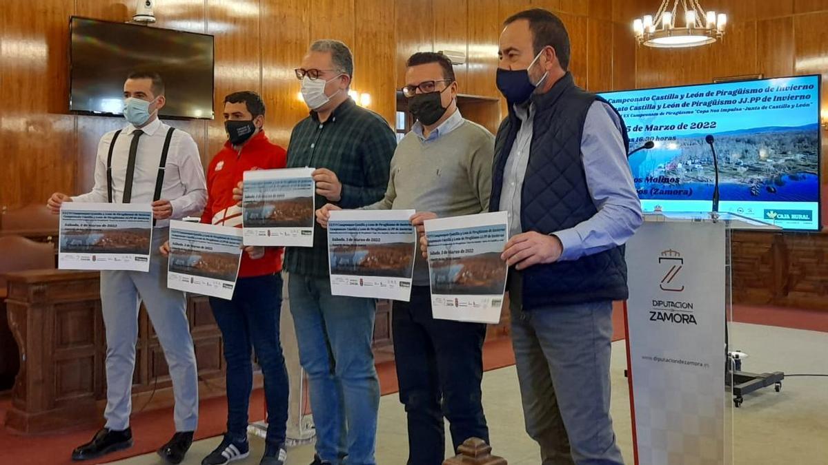 Participantes en el acto de presentación del campeonato.