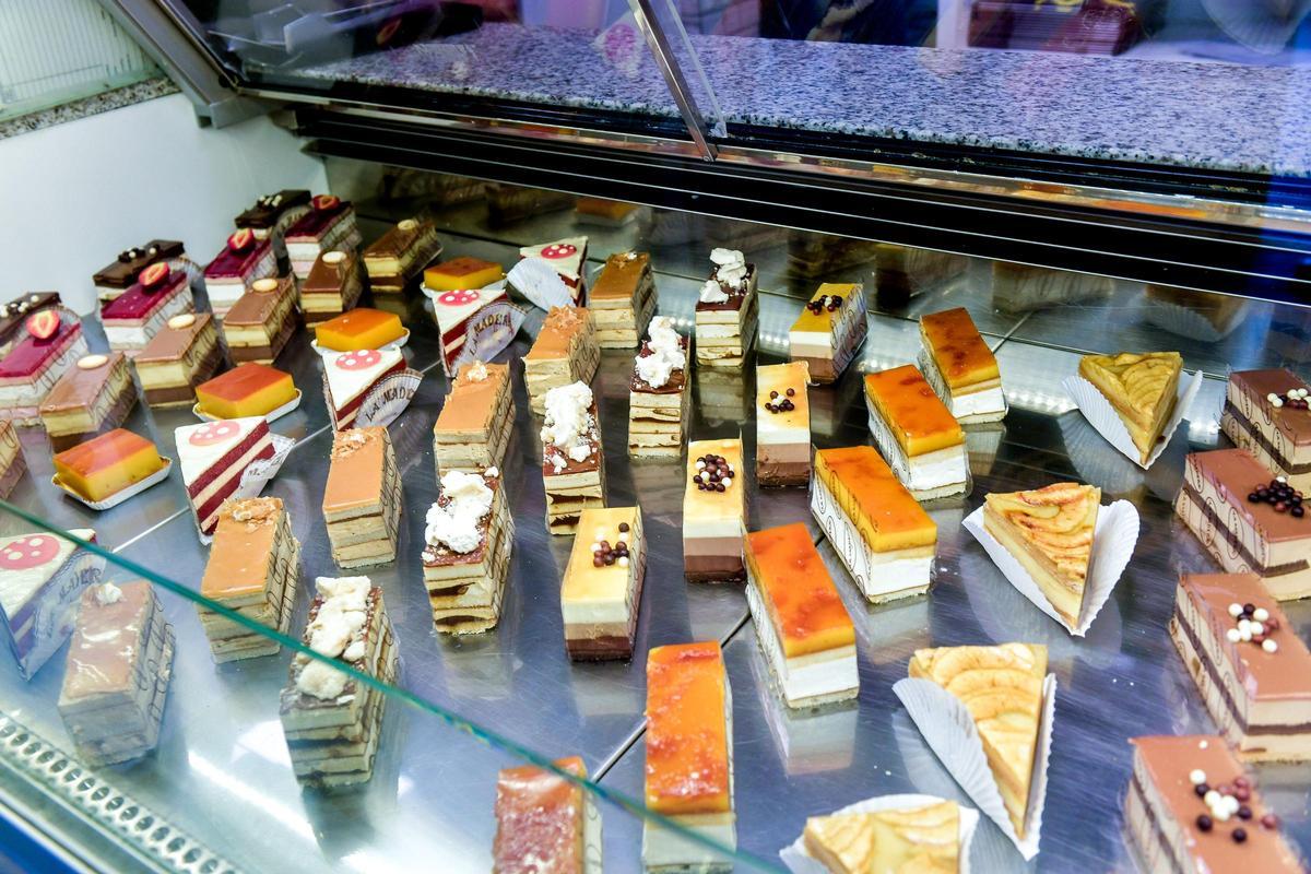 Varias milhojas y tartaletas de La Madera.