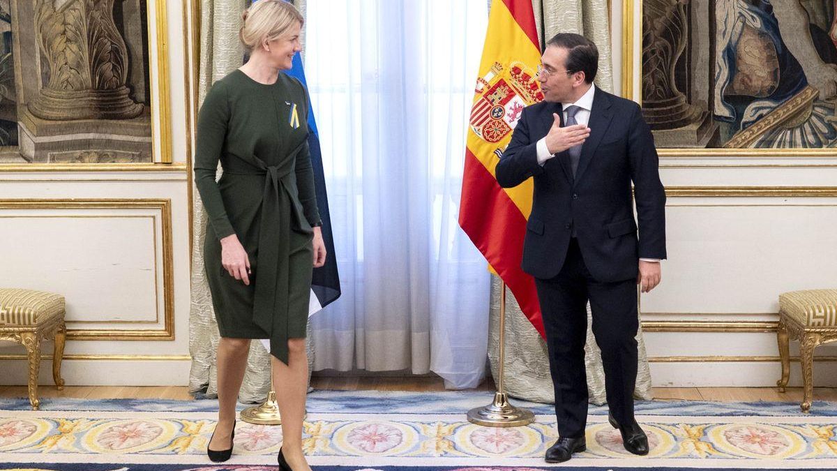 El ministro de Exteriores, José Manuel Albares, este viernes en Madrid, con su homóloga estonia, Eva-Maria Liimets.