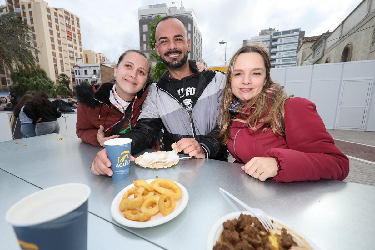 Una de calamares y cerveza para Eli, Alexis y Arantxa