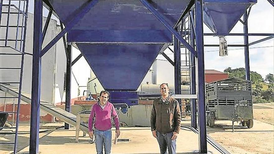 Una planta de biometano en Calera de León utilizará residuos de almazara y porcinos