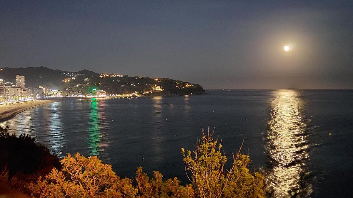 Lluna plena de setembre a Lloret de Mar.
