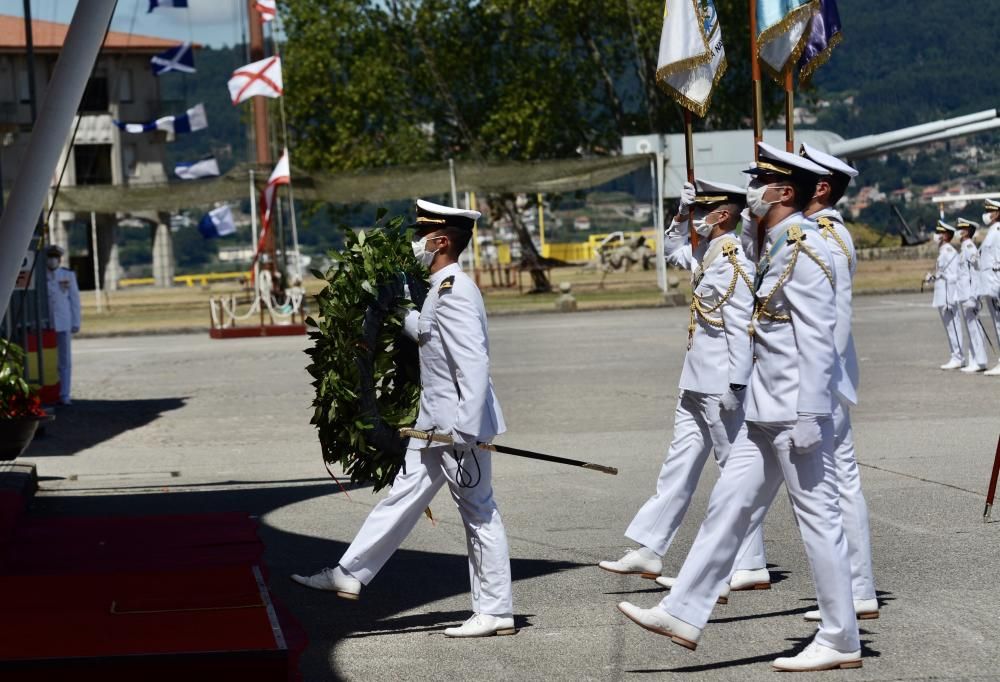 La Escuela Naval de Marín saluda a 112 nuevos oficiales de la Armada