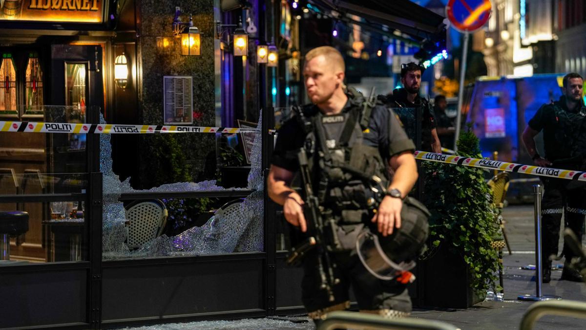 Dos muertos y al menos 19 heridos en un tiroteo en una discoteca gay en el centro de Oslo