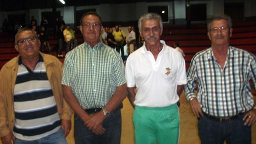 De izquierda a derecha, Pedro Alonso, Juan Alonso, Manolo Martín y Manuel Mederos, Pollo de la Apolinaria. | josé alberto hernández