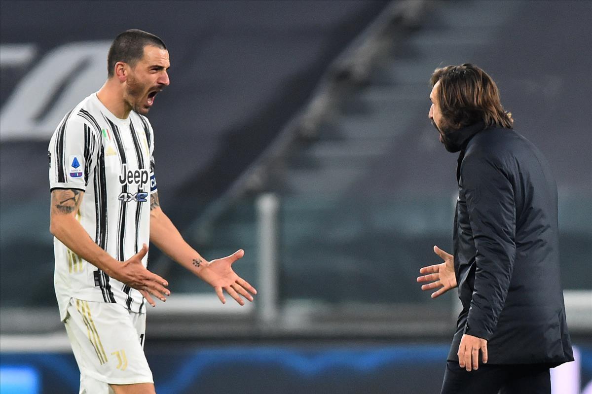 Soccer Football - Serie A - Juventus v Torino - Allianz Stadium  Turin  Italy - December 5  2020 Juventus  Leonardo Bonucci celebrates with coach Andrea Pirlo after the match REUTERS Massimo Pinca