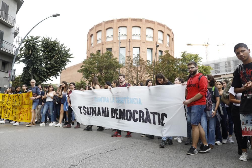 Concentracions a Girona en protesta per la sentència del procés