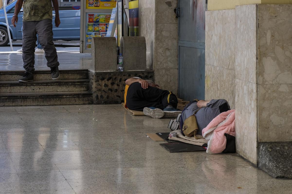 Personas sin hogar.