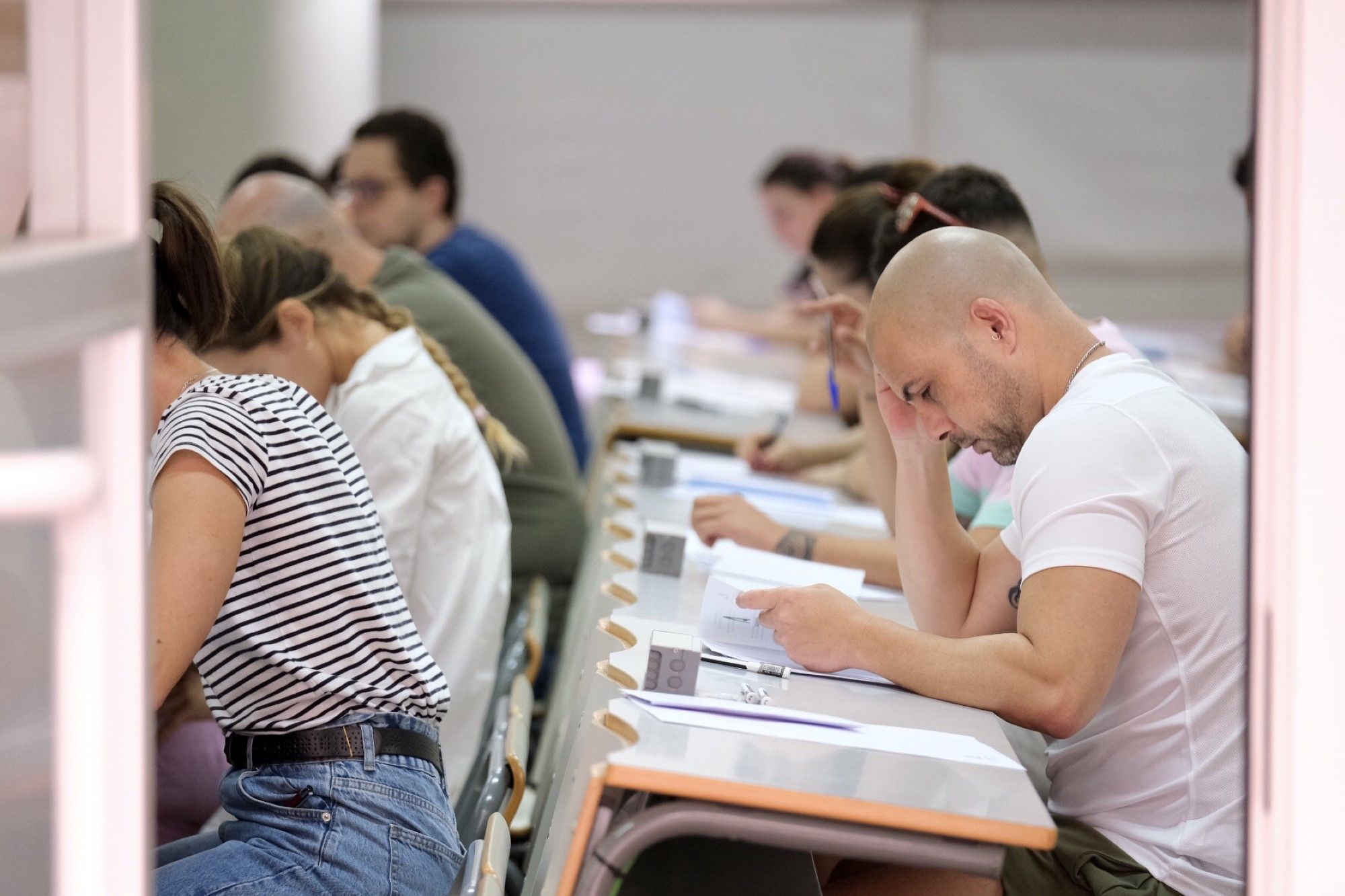 Las oposiciones a maestro en Málaga, en imágenes