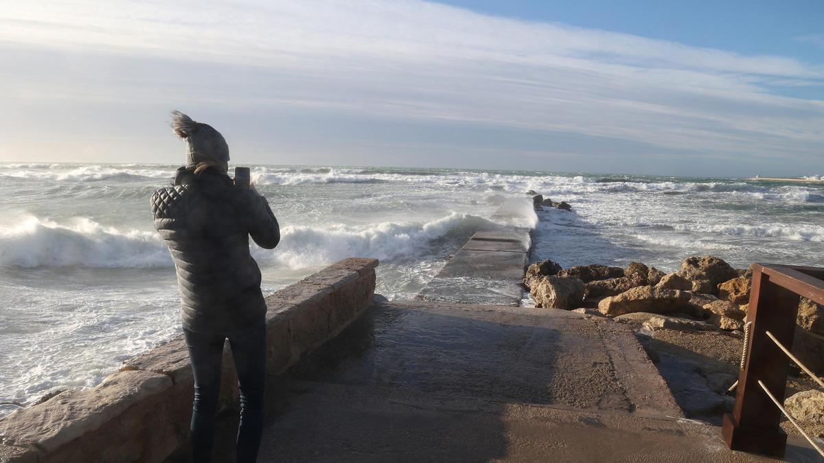 PLAYAS SIN ARENA | Playas sin arena y paseos dañados: así ha quedado el Mediterráneo español tras el tren de borrascas