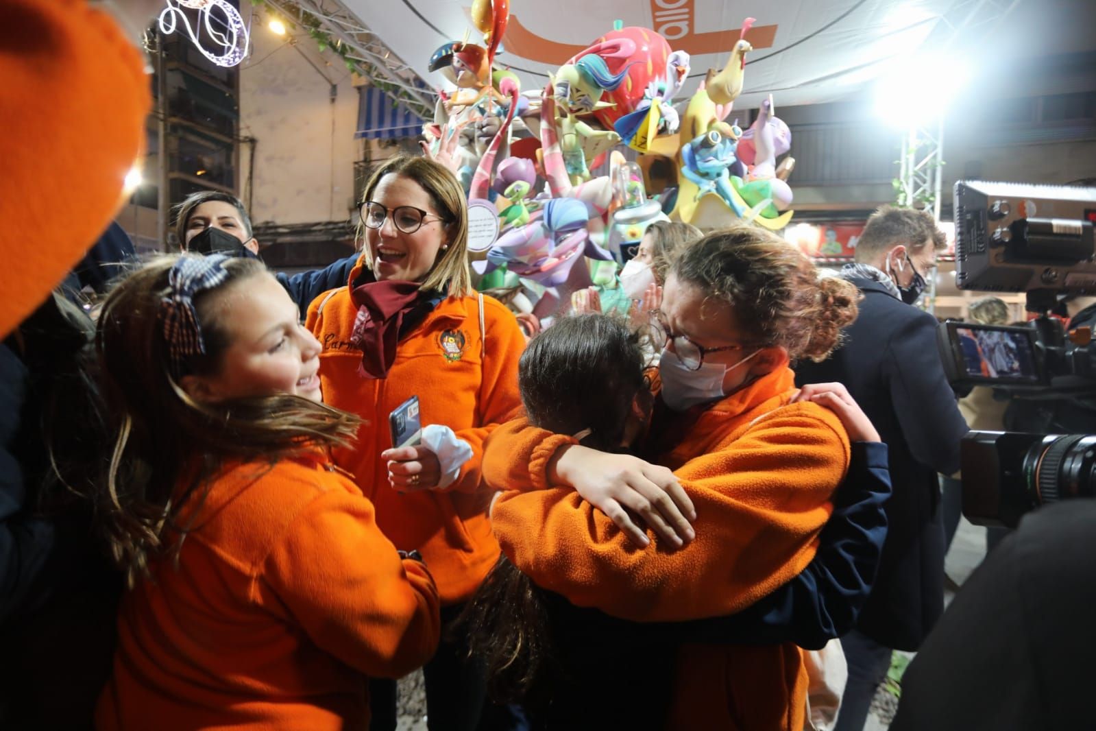 Desbordante alegría en la falla Gayano Lluch