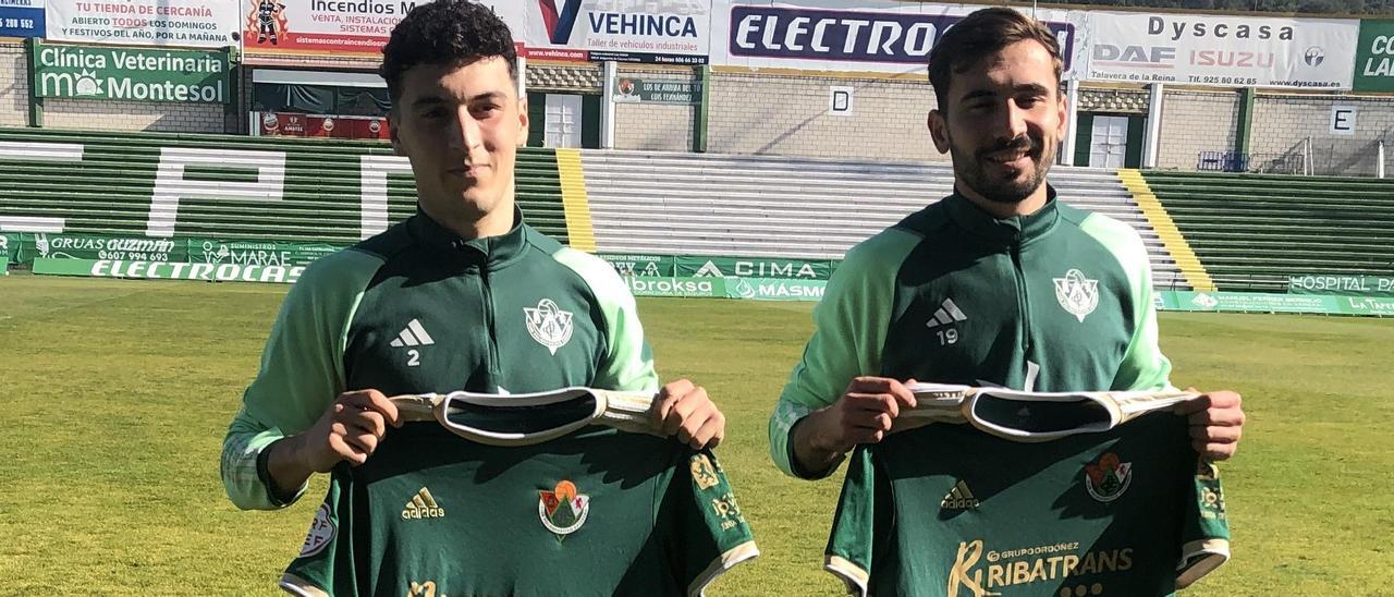 Emi y Joserra, posando este jueves en el Príncipe Felipe.