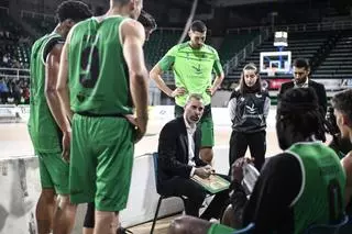 Jacinto Carbajal, nuevo entrenador del Cáceres, que tendrá a 'Chipi' Díaz de director deportivo