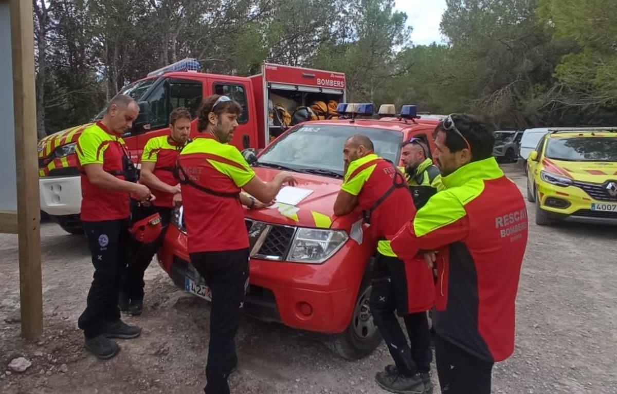 El grupo de rescate de los bomberos de Ibiza se organiza para localizar al joven desaparecido