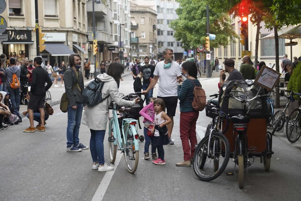 El carrer Migdia de Girona, peatonal per una tarda