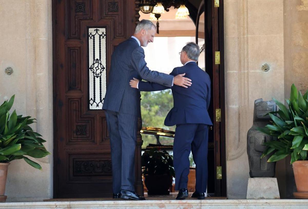 El Rey recibe en audiencia a Juan Jesús Vivas Lara, presidente de la Ciudad Autónoma de Ceuta El Rey recibe en audiencia a Juan Jesús Vivas Lara, presidente de la Ciudad Autónoma de Ceuta