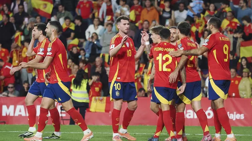 España no falla y golea a Bulgaria