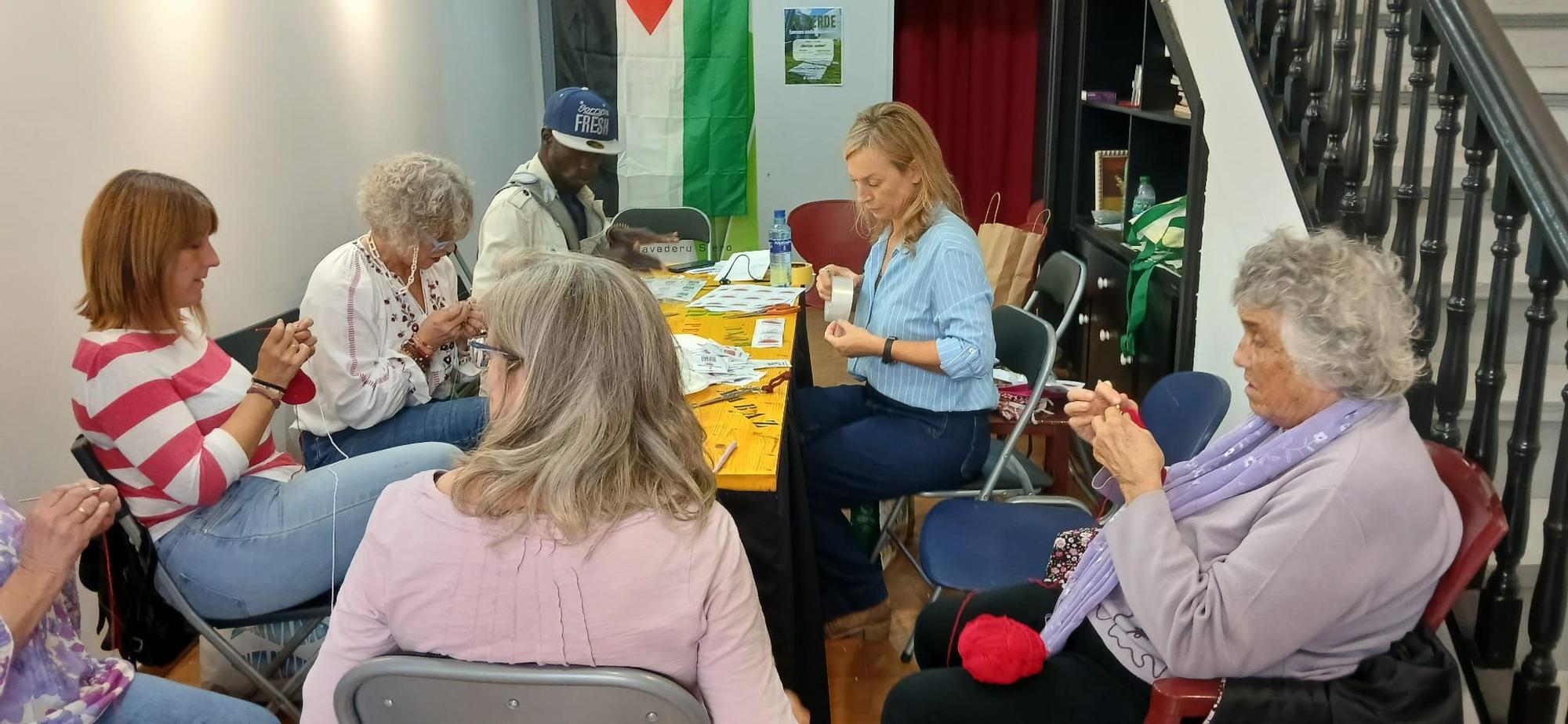 EN IMÁGENES: Elaboración de sandías en Asturias en defensa de Palestina