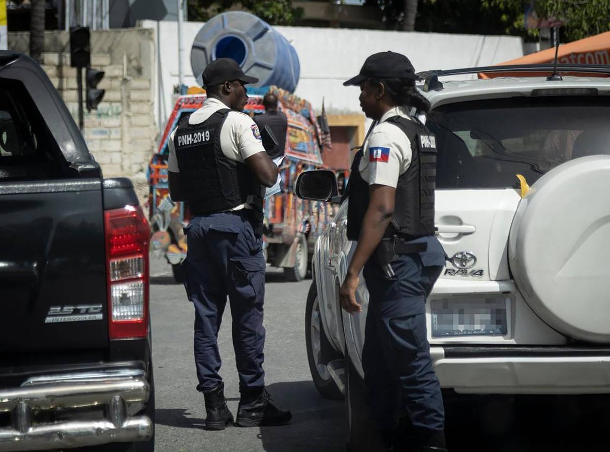 Archivo - Agentes de Policía de Haití en la capital, Puerto Príncipe Archivo - Agentes de Policía de Haití en la capital, Puerto Príncipe
