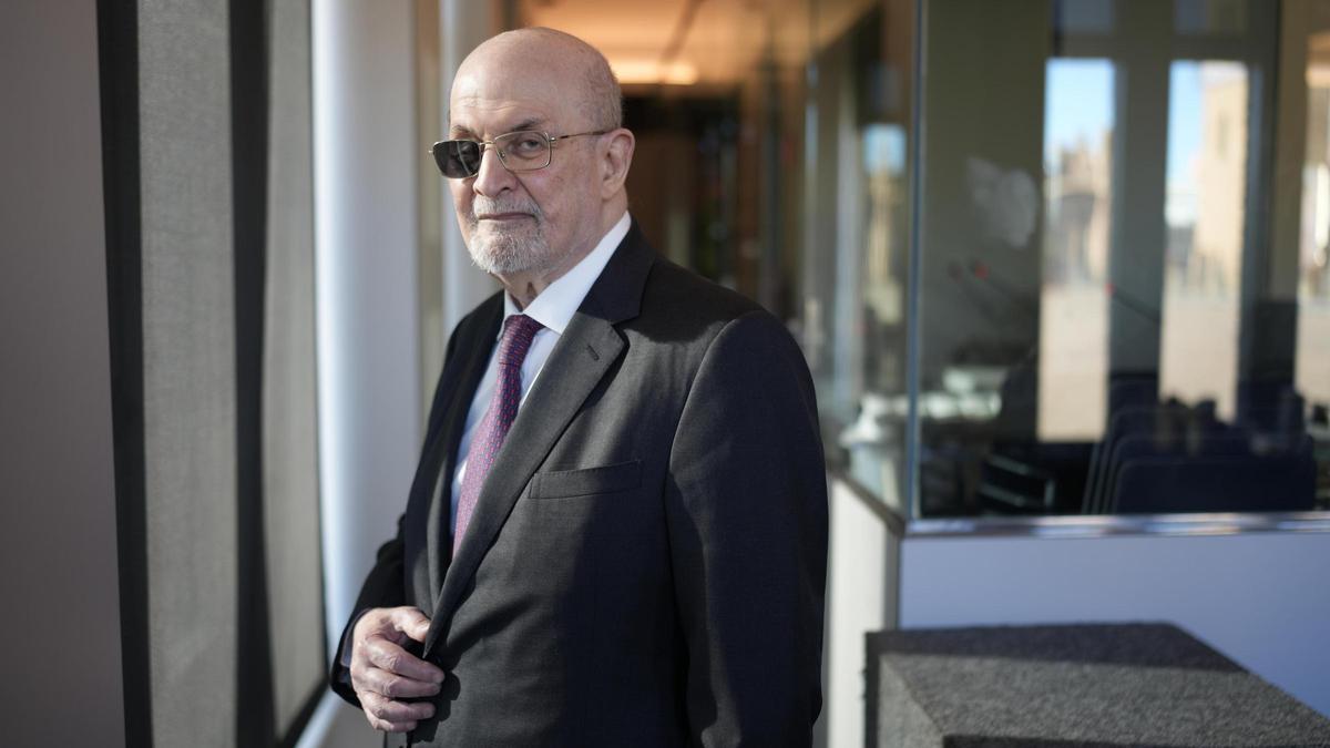 Salman Rushdie, fotografiado en Barcelona antes de la entrevista