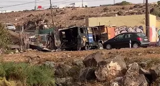 Encuentran un cadáver calcinado en un furgón tras un incendio en Ojos de Garza