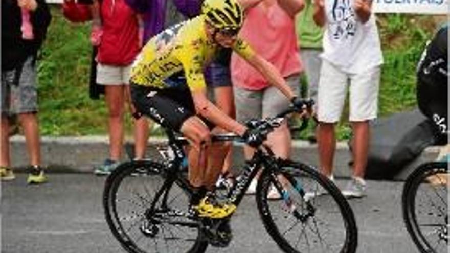 Froome va acabar molt masegat per culpa d&#039;una caiguda.