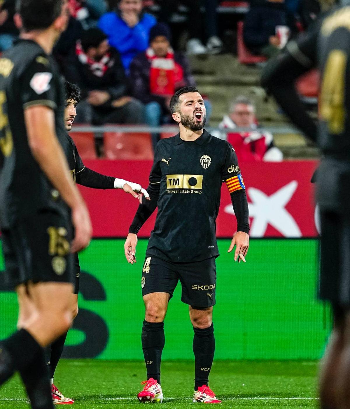 José Luis Gayà se disloca el dedo, la imagen es escalofriante