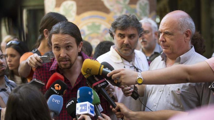 Pablo Iglesias demana a Artur Mas que doni la cara