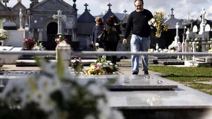 El cementerio de A Estrada, ubicado en Figueiroa, busca expandirse desde hace años. // Bernabé/Luismy