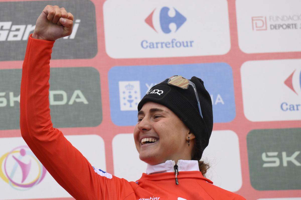 Paula Blasi hace historia en el Angliru y conquista la Vuelta a España
